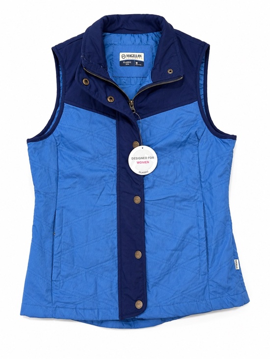 Magellan Outdoors Jackets & Blazers - Magellan Outdoors Women’s Two-Tone Blue Quilted Vest